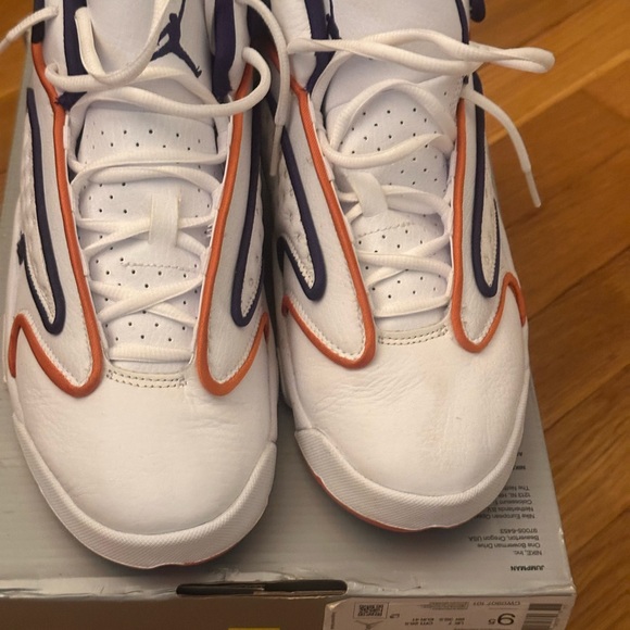 Women’s Air Jordan, size 9.5. - Picture 1 of 7